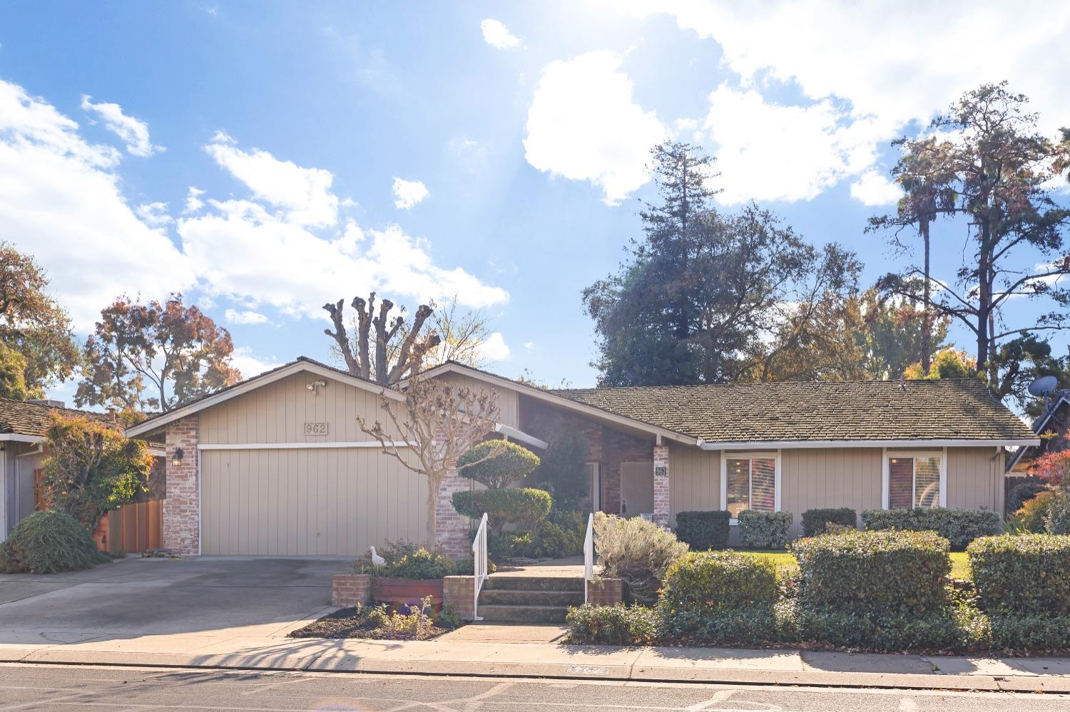 Photo of 962 Ponce De Leon Ave in Stockton, CA