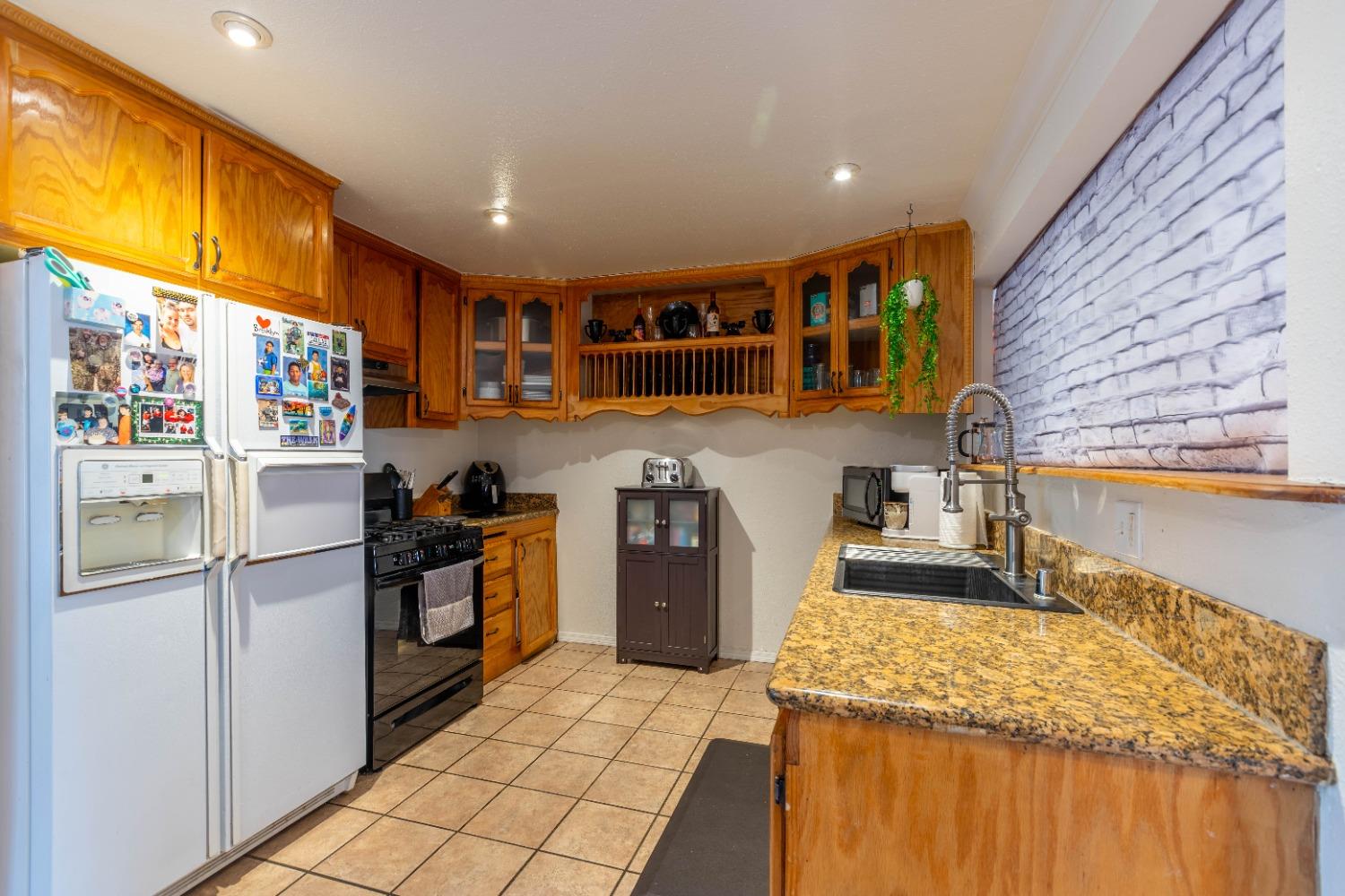 Detail Gallery Image 9 of 25 For 2681 Norwood Ave, Sacramento,  CA 95815 - 2 Beds | 1 Baths