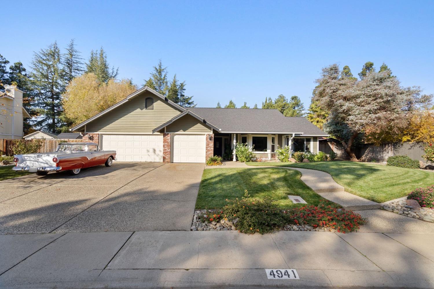 Photo of 4941 Willow Vale Wy in Elk Grove, CA