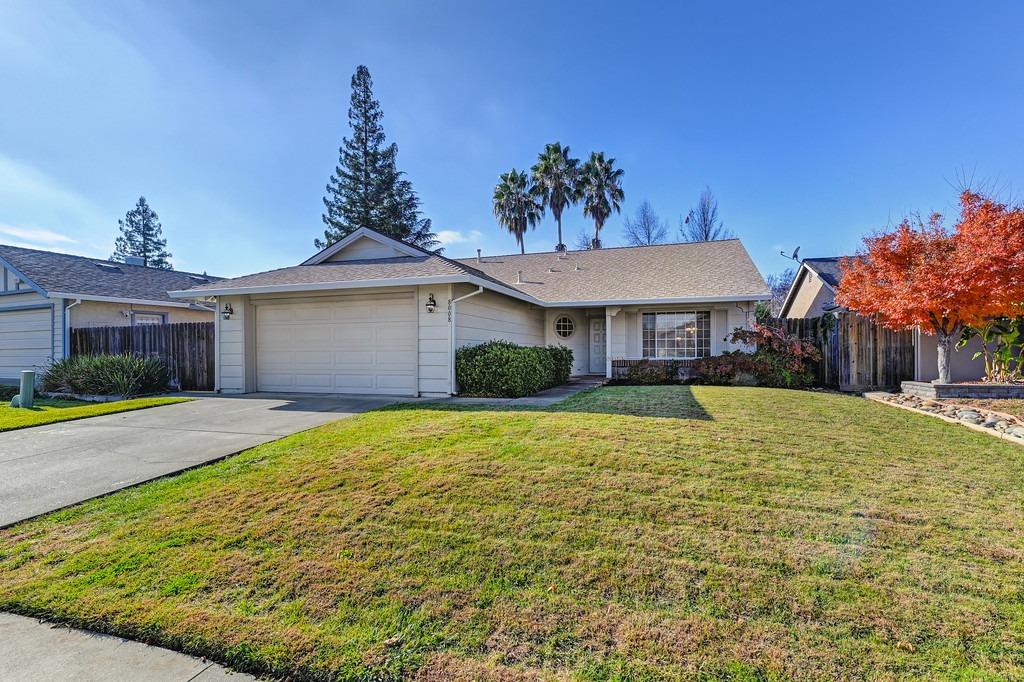 Photo of 8008 Montevina Dr in Sacramento, CA