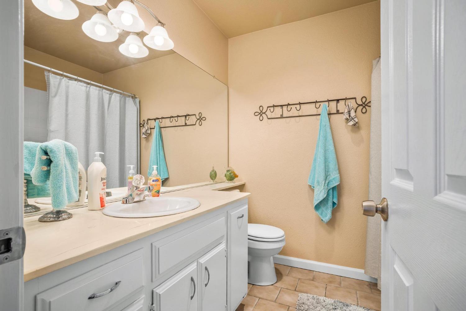 Detail Gallery Image 24 of 39 For 2018 Venetian Dr, Stockton,  CA 95207 - 3 Beds | 2 Baths