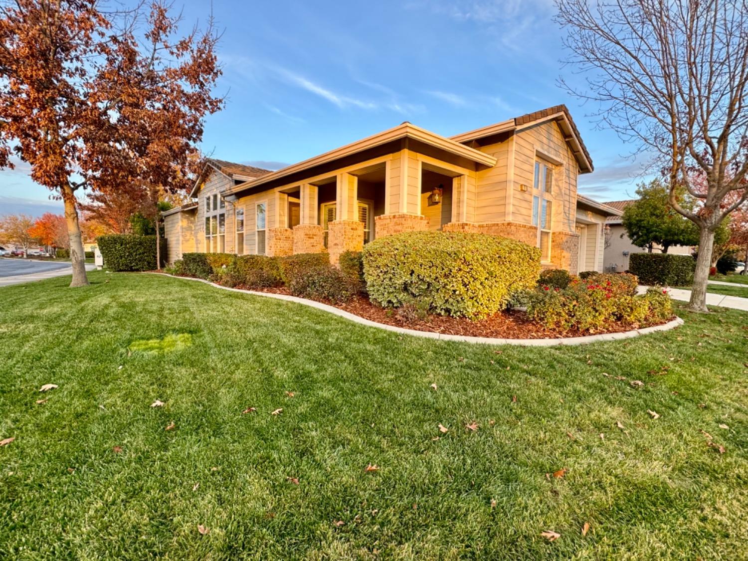 Photo of 7 Camrosa Pl in Sacramento, CA