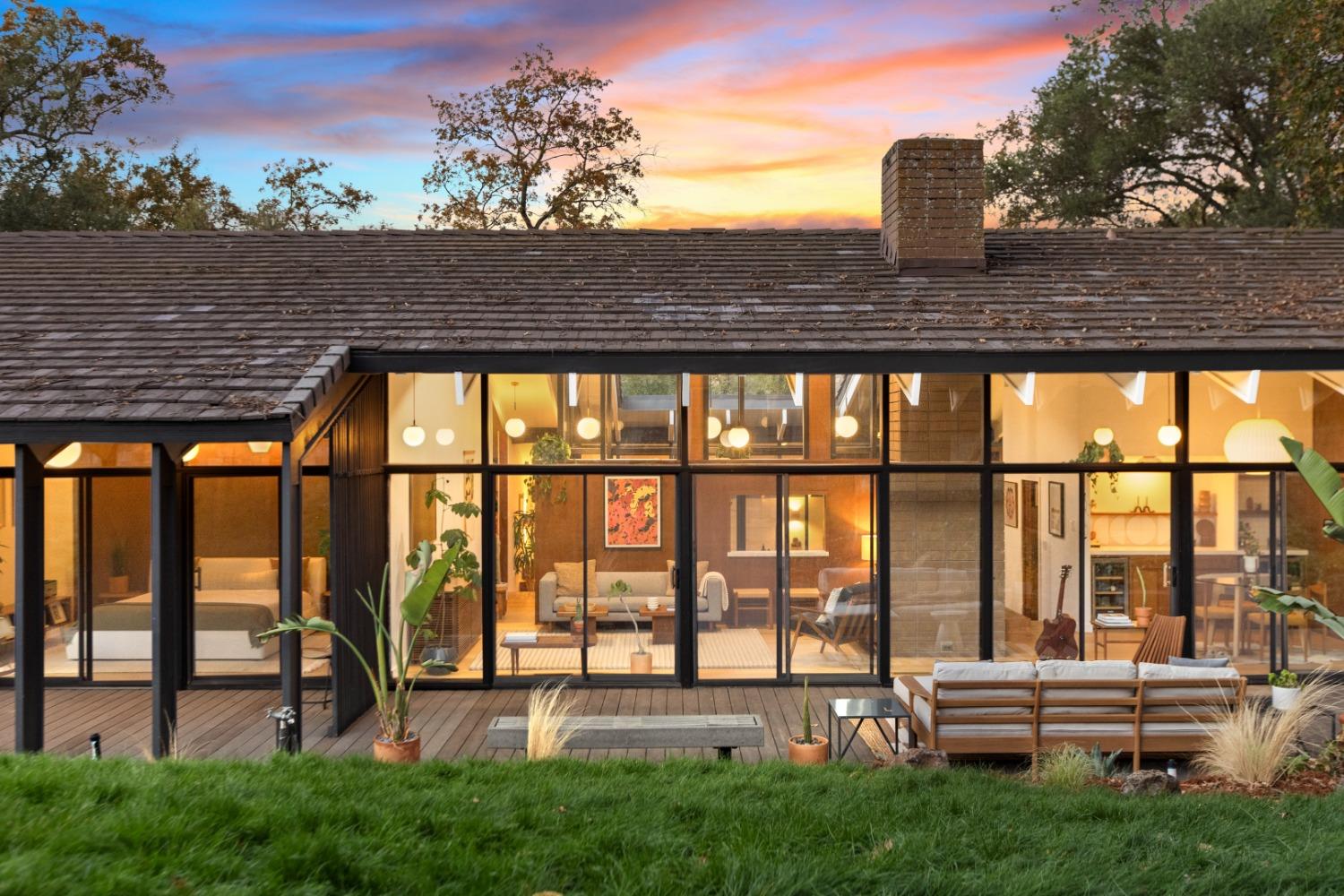 Photo of 8148 Shangrila Dr in Fair Oaks, CA