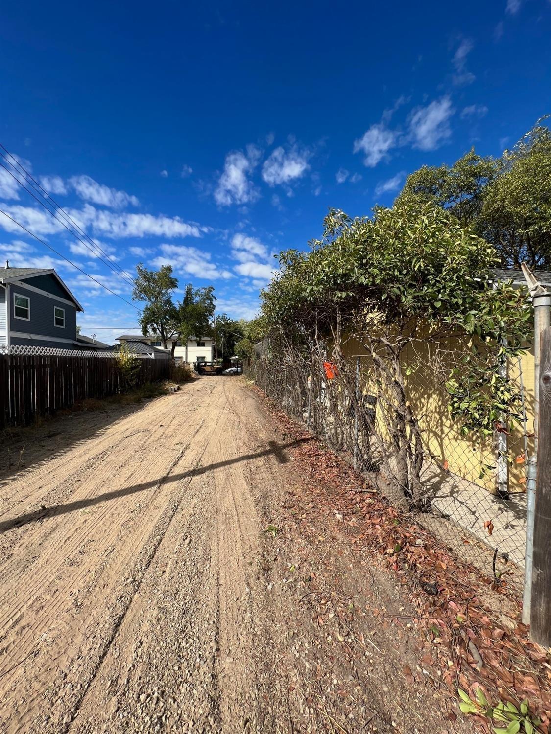 Detail Gallery Image 16 of 16 For 2762 Oakmont St, Sacramento,  CA 95815 - 3 Beds | 2/1 Baths