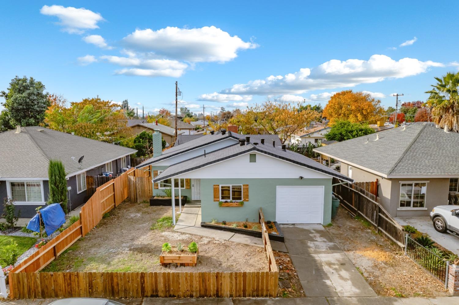 Photo of 1464 Knights Row in Yuba City, CA