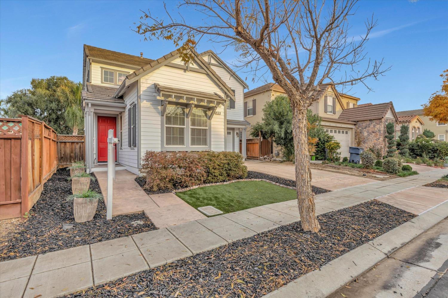 Detail Gallery Image 1 of 1 For 454 N Albany St, Mountain House,  CA 95391 - 3 Beds | 2/1 Baths