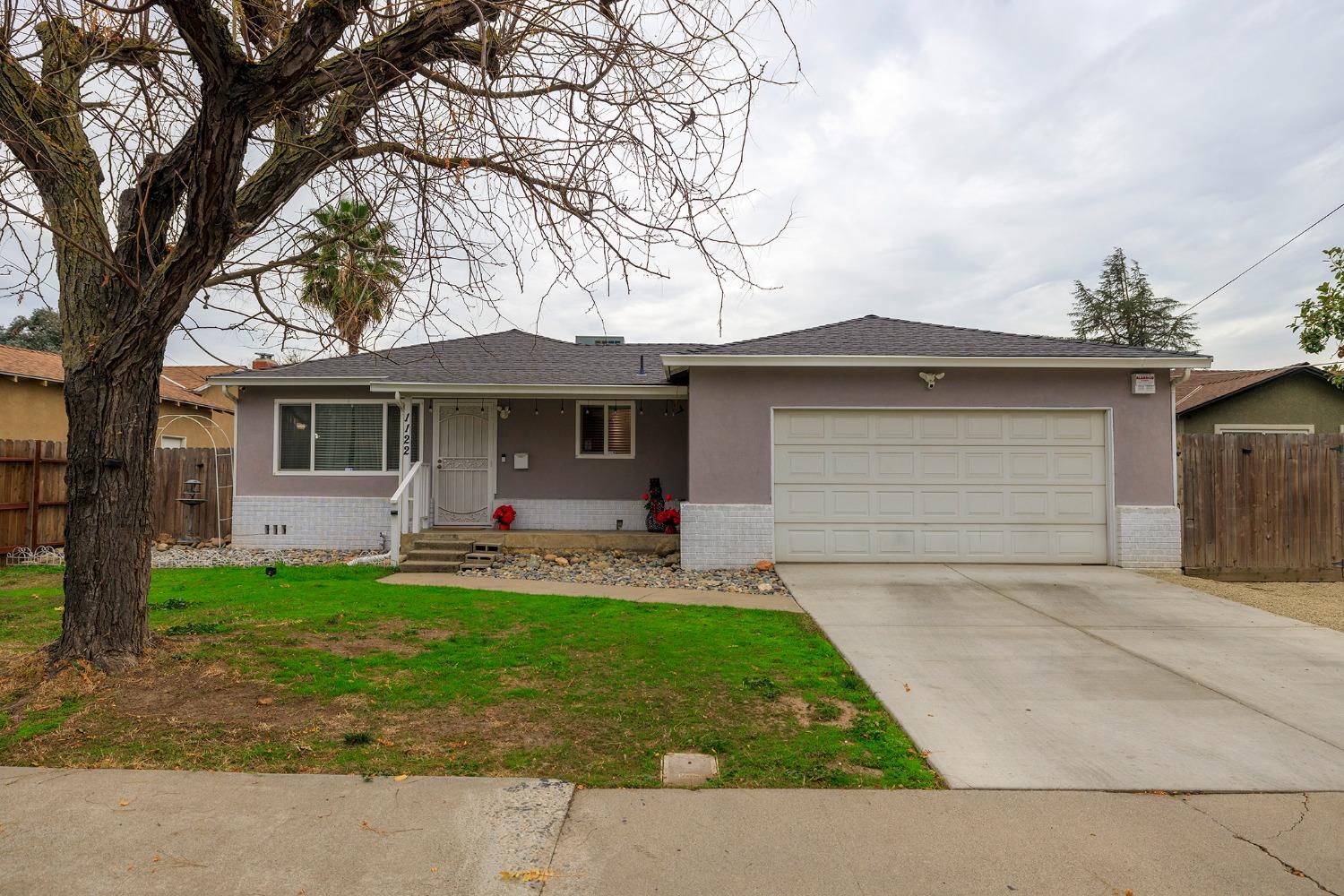 Photo of 1122 Huntington Dr in Modesto, CA