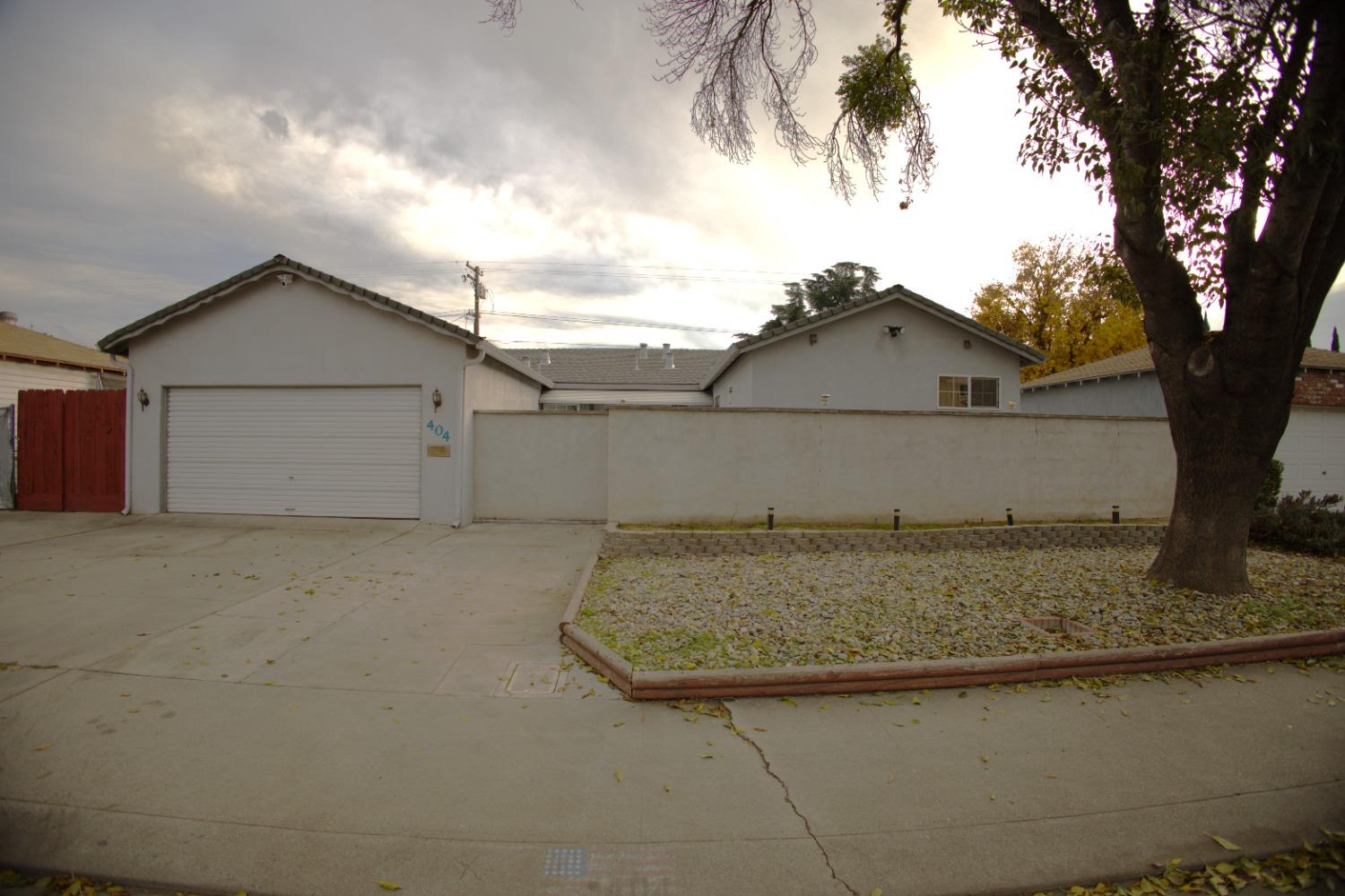 Photo of 404 Charles Ave in Modesto, CA