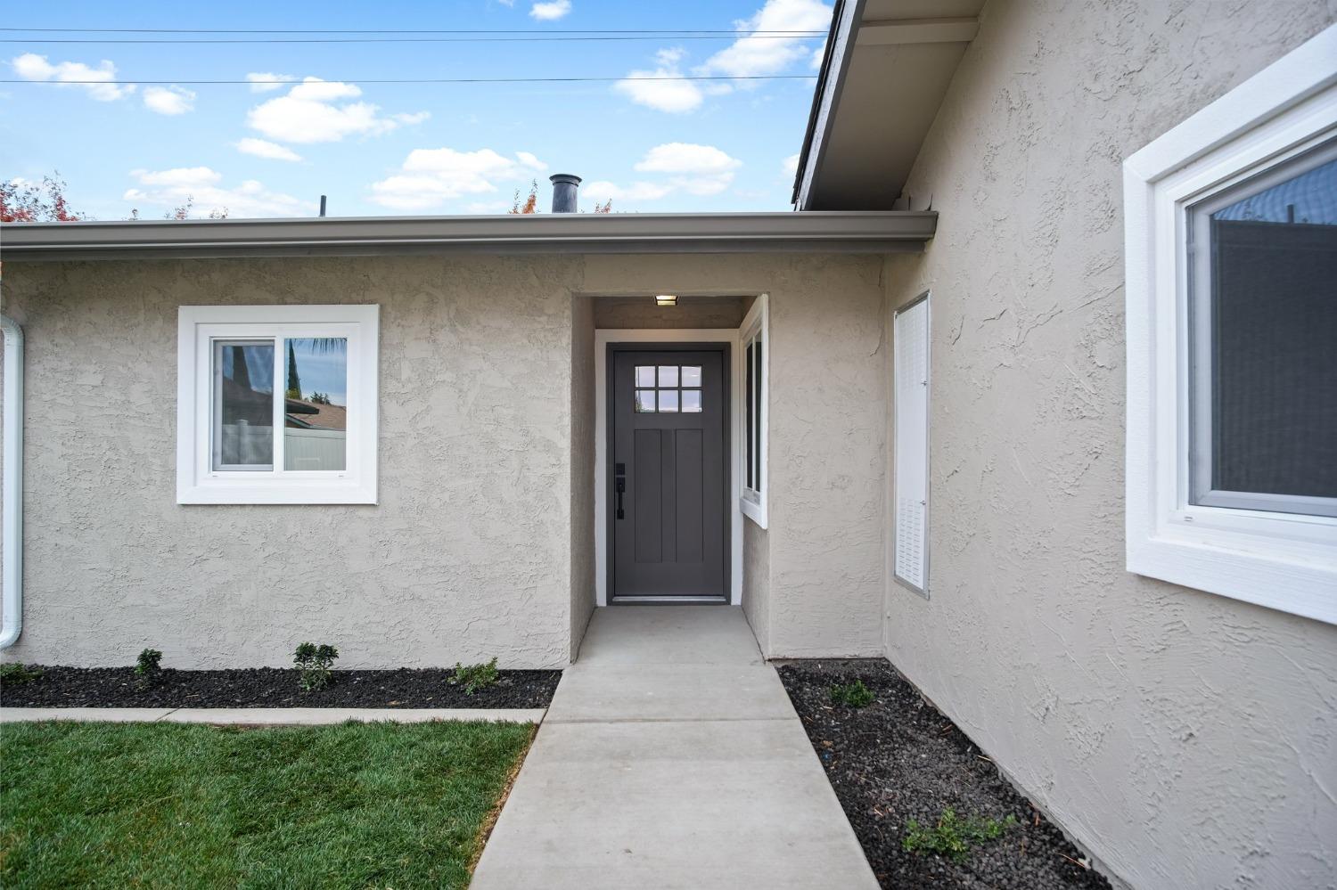 Detail Gallery Image 1 of 1 For 713 Rancho Ct, Manteca,  CA 95336 - 3 Beds | 2 Baths