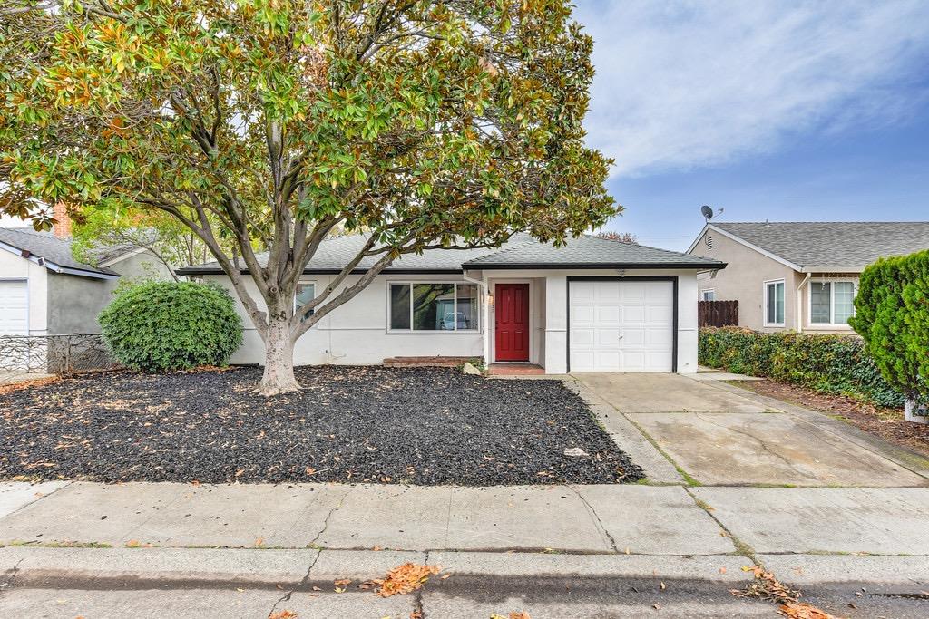 Highly sought after home in the established neighborhood of Colonial Village. Recently updated with 