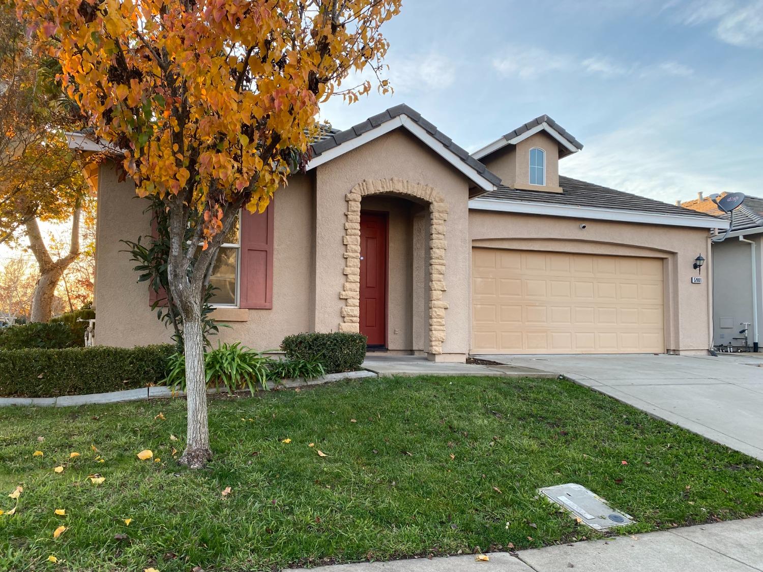 Photo of 5901 Caddington Wy in Sacramento, CA