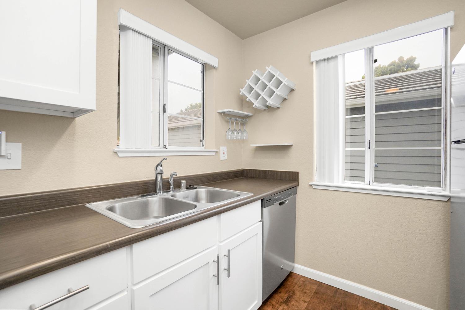 Detail Gallery Image 11 of 26 For 709 Waterford, Pinole,  CA 94564 - 2 Beds | 1 Baths