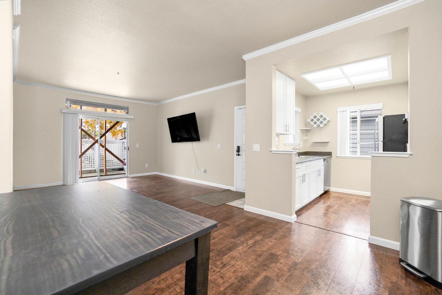 Detail Gallery Image 8 of 26 For 709 Waterford, Pinole,  CA 94564 - 2 Beds | 1 Baths