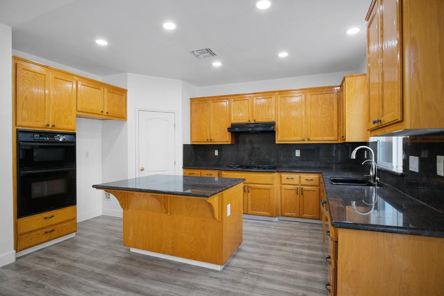 Bamboo Way, Antioch, California image 11