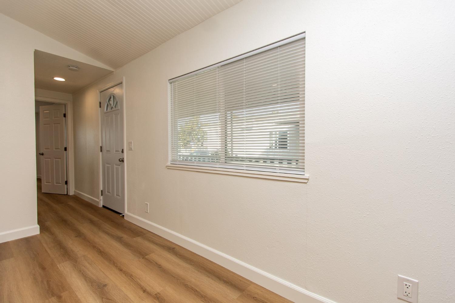 Detail Gallery Image 14 of 41 For 1516 Playground Way, Modesto,  CA 95355 - 2 Beds | 2 Baths