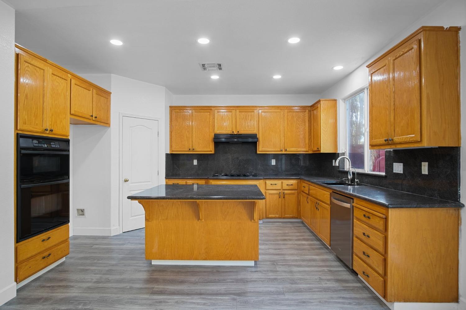 Bamboo Way, Antioch, California image 10