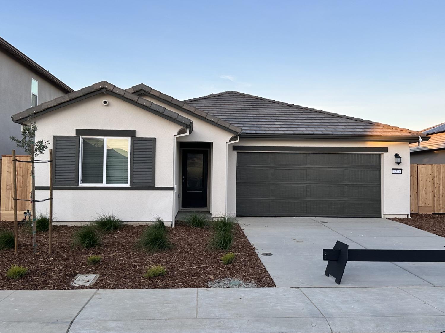 Photo of 2241 Sunshine Dr in Newman, CA