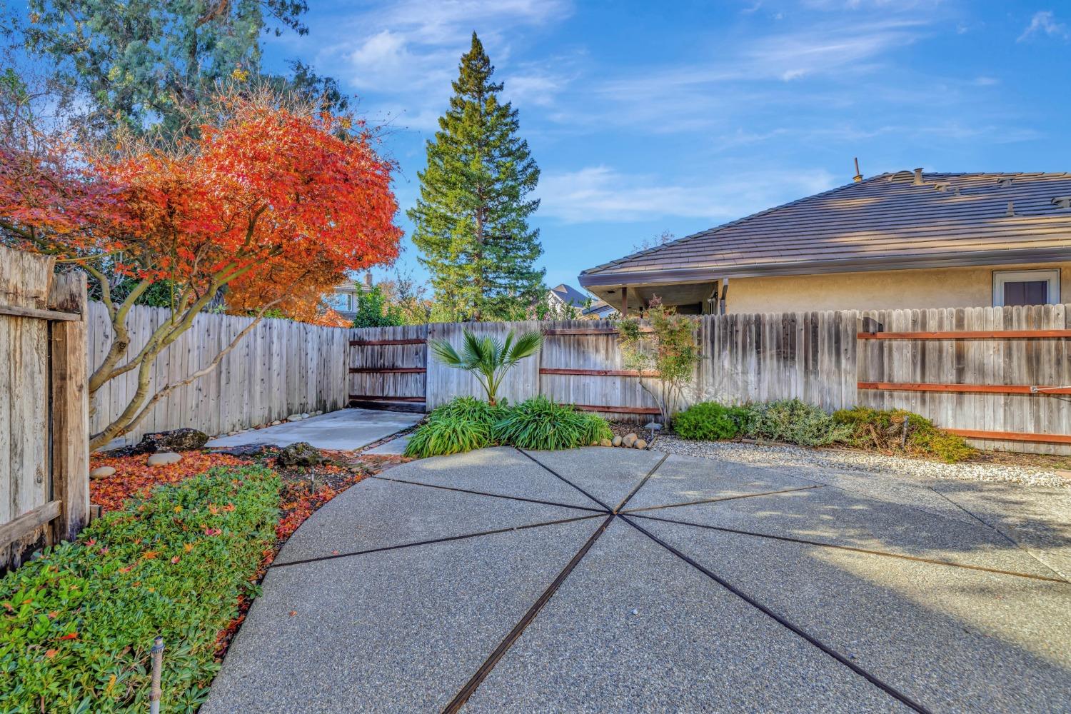 Cobble Shores Drive, Sacramento, California image 33