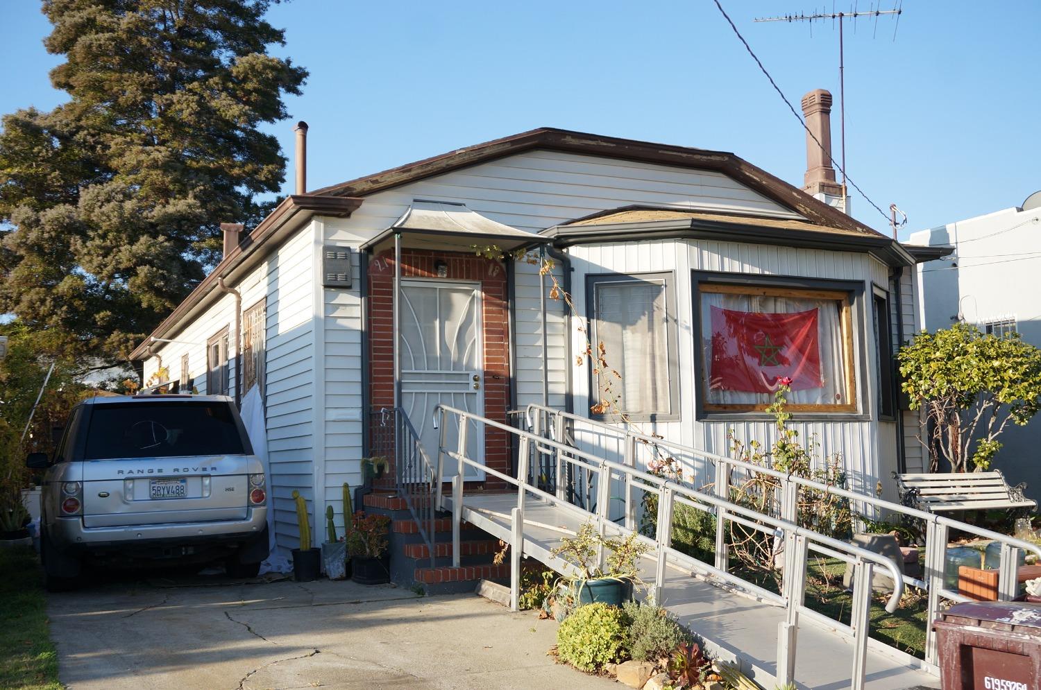 Photo of 2119 66th Ave in Oakland, CA
