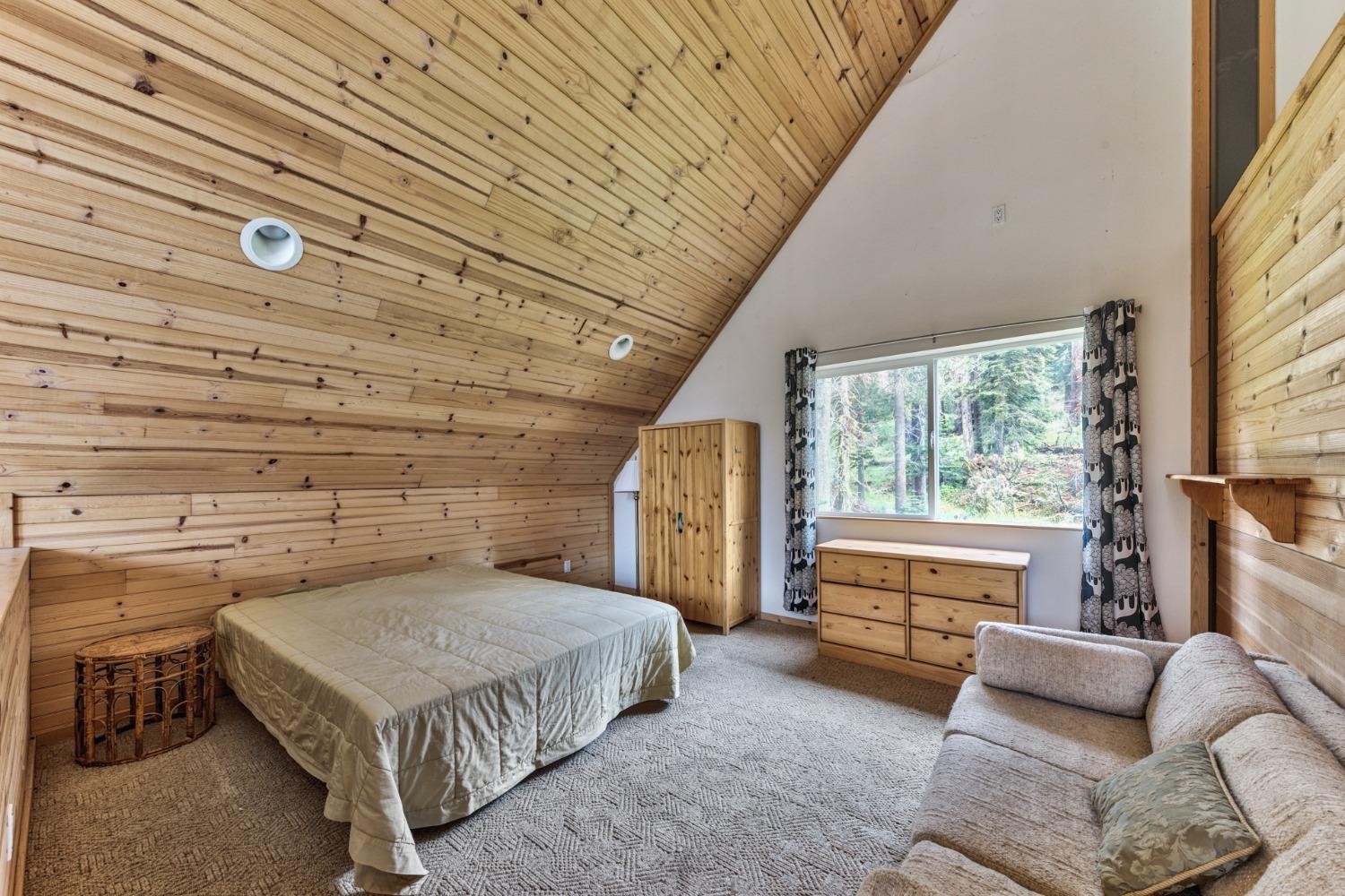 Detail Gallery Image 13 of 28 For 8745 Johnson Pass Rd, South Lake Tahoe,  CA 96150 - 3 Beds | 1 Baths