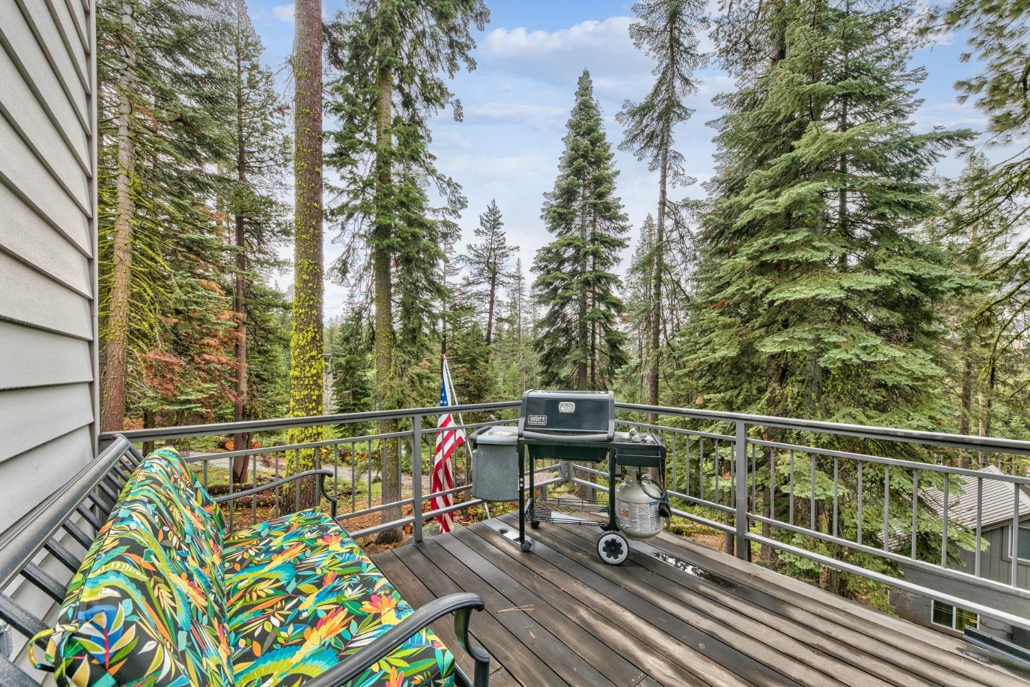 Detail Gallery Image 5 of 28 For 8745 Johnson Pass Rd, South Lake Tahoe,  CA 96150 - 3 Beds | 1 Baths