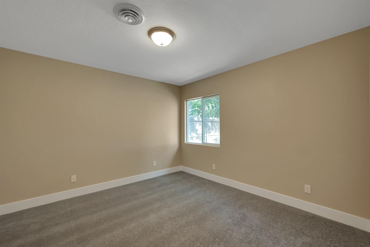 Detail Gallery Image 16 of 26 For 326 E Gridley Rd, Gridley,  CA 95948 - 3 Beds | 2 Baths