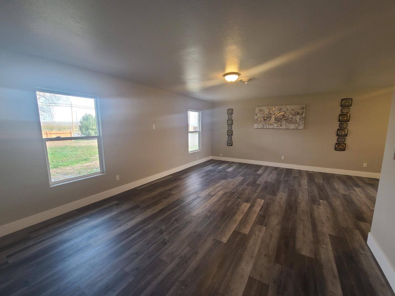 Detail Gallery Image 5 of 26 For 326 E Gridley Rd, Gridley,  CA 95948 - 3 Beds | 2 Baths