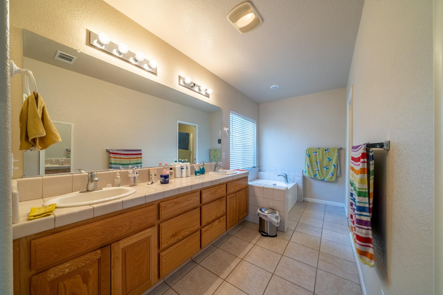 Detail Gallery Image 21 of 31 For 3103 White Oak Ct, Turlock,  CA 95382 - 4 Beds | 2/1 Baths