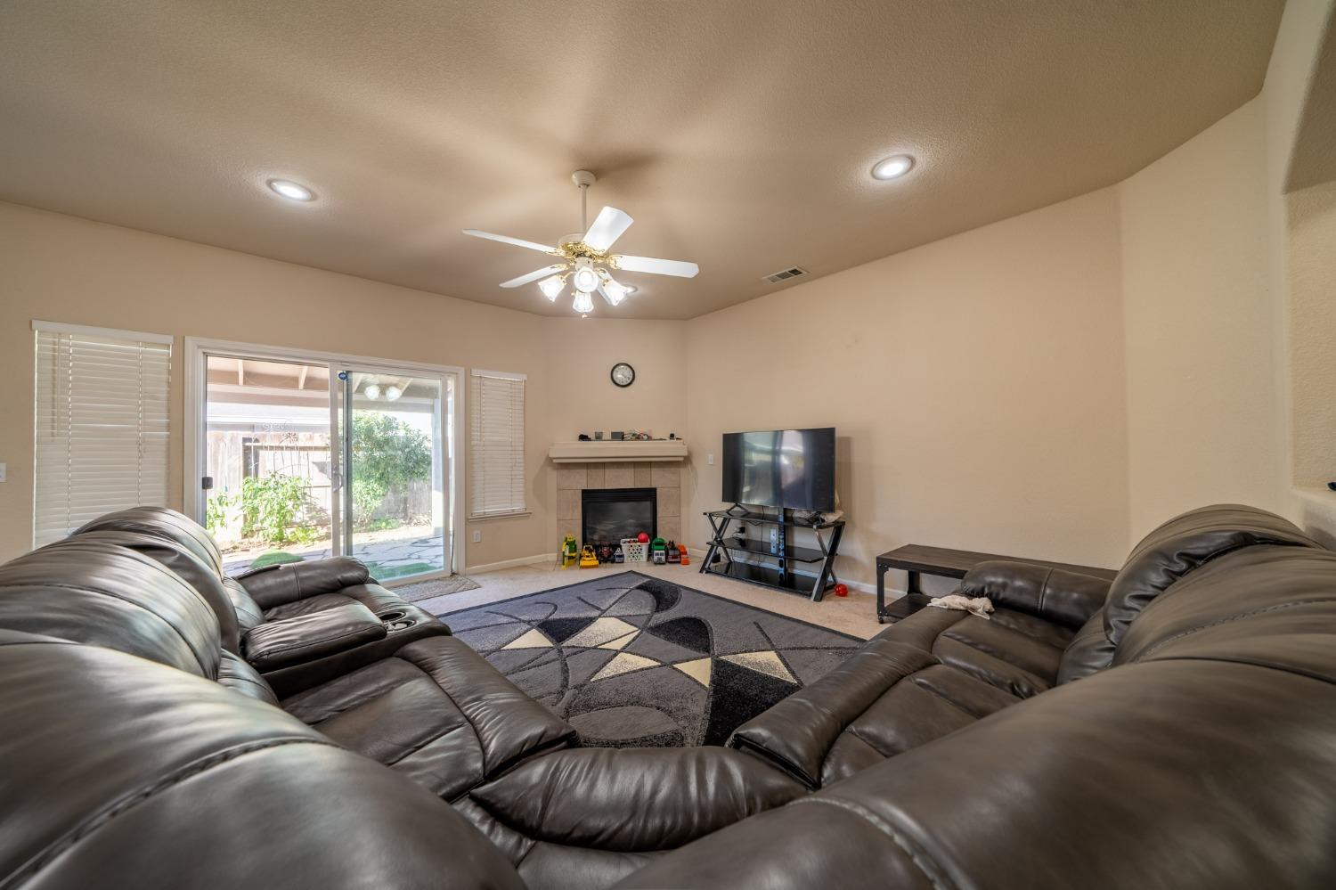 Detail Gallery Image 27 of 31 For 3103 White Oak Ct, Turlock,  CA 95382 - 4 Beds | 2/1 Baths