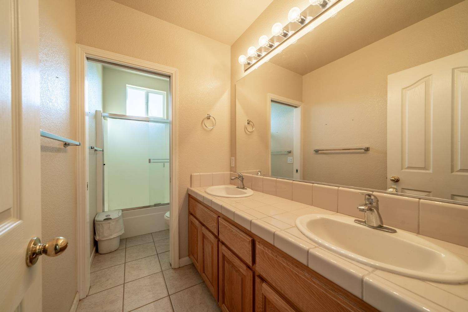 Detail Gallery Image 16 of 31 For 3103 White Oak Ct, Turlock,  CA 95382 - 4 Beds | 2/1 Baths