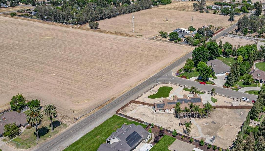 Almond Crest Avenue, Atwater, California image 3