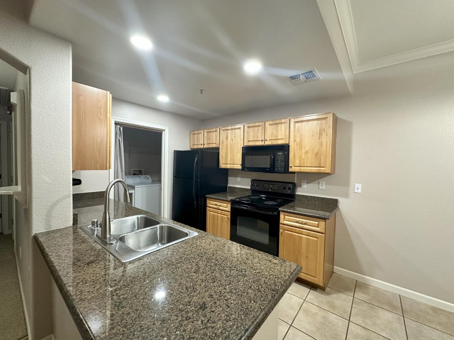 Detail Gallery Image 9 of 26 For 1360 Shady Ln #713,  Turlock,  CA 95382 - 2 Beds | 2 Baths