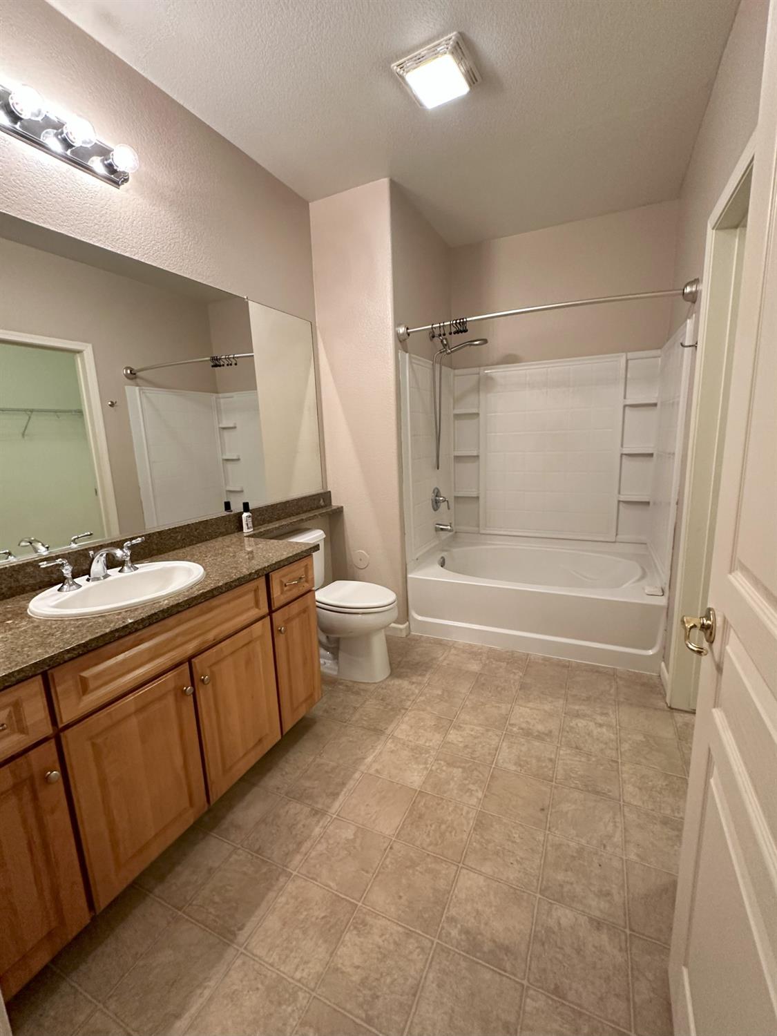 Detail Gallery Image 22 of 26 For 1360 Shady Ln #713,  Turlock,  CA 95382 - 2 Beds | 2 Baths