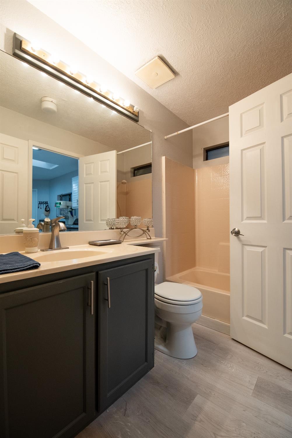 Detail Gallery Image 25 of 99 For 24 Whispering Way, Lodi,  CA 95242 - 2 Beds | 2 Baths