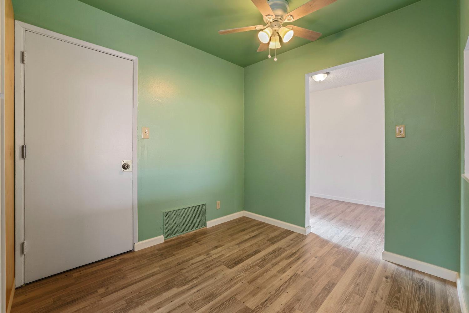 Detail Gallery Image 9 of 31 For 2727 Buttonwillow Ave, Stockton,  CA 95207 - 3 Beds | 2 Baths