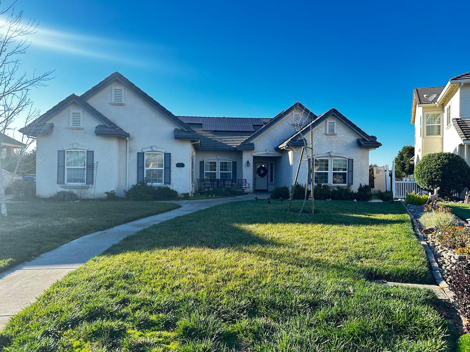 Detail Gallery Image 3 of 49 For 13932 Islandview Way, Walnut Grove,  CA 95690 - 3 Beds | 2/1 Baths