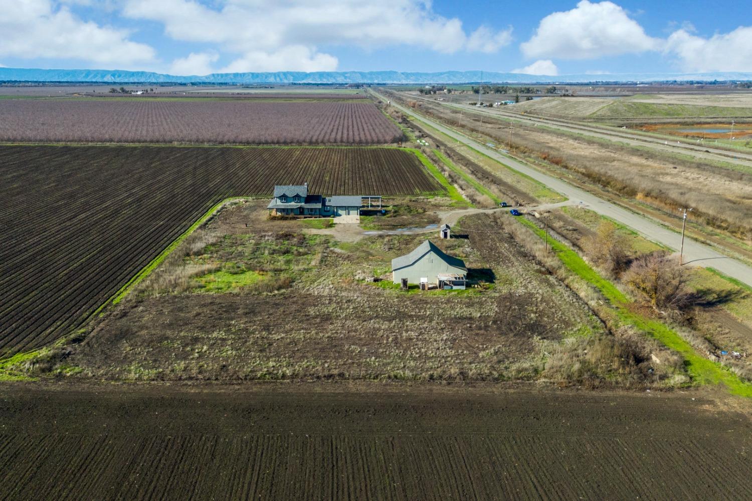 Detail Gallery Image 49 of 57 For 44643 County Road 29, Davis,  CA 95618 - 4 Beds | 2/1 Baths