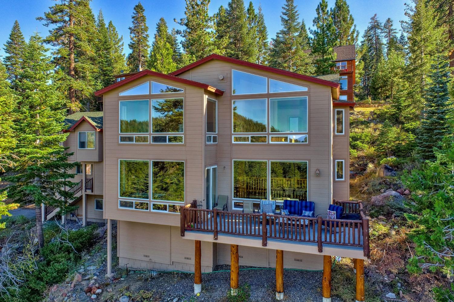 Photo of 321 Glenmore Wy in South Lake Tahoe, CA