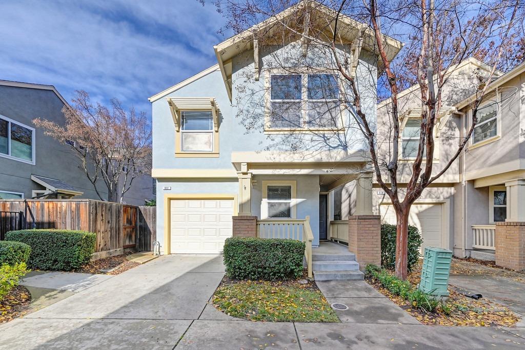 Detail Gallery Image 1 of 1 For 822 27th St, Sacramento,  CA 95816 - 3 Beds | 2/1 Baths