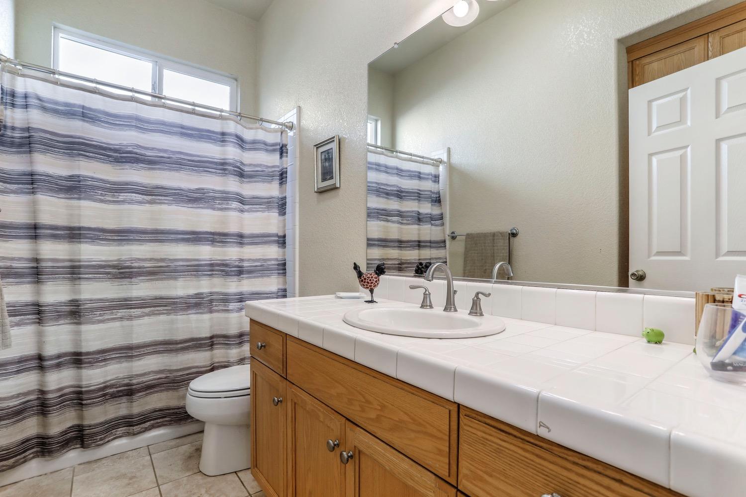 Detail Gallery Image 10 of 49 For 13932 Islandview Way, Walnut Grove,  CA 95690 - 3 Beds | 2/1 Baths