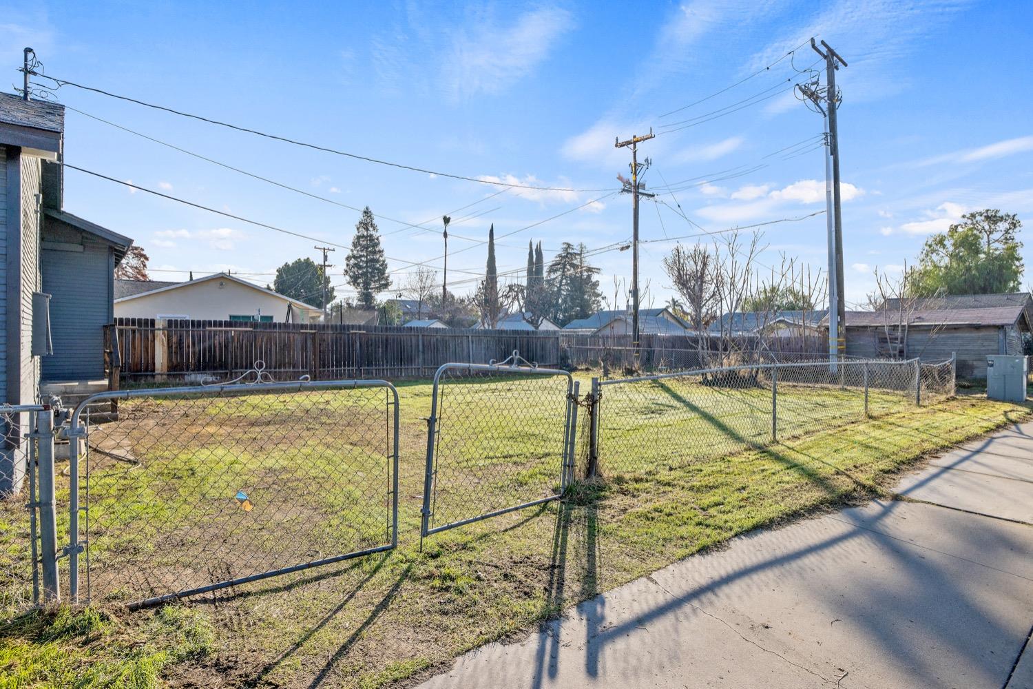 Douglas Street, Bakersfield, California image 31