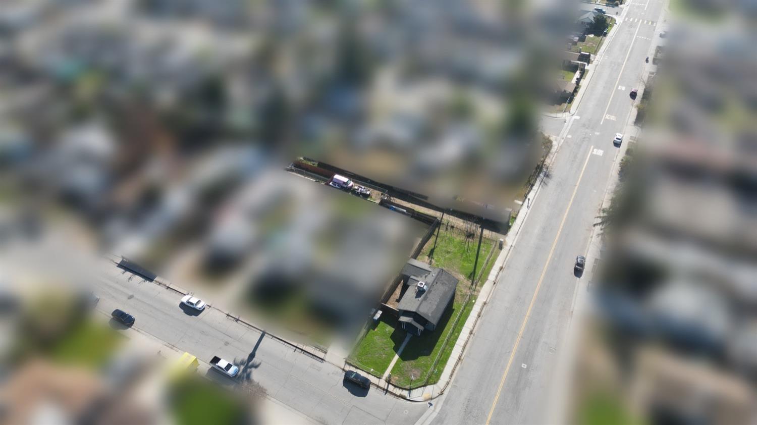 Douglas Street, Bakersfield, California image 33