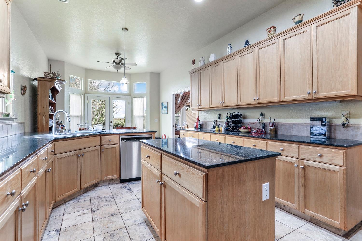 Detail Gallery Image 26 of 49 For 13932 Islandview Way, Walnut Grove,  CA 95690 - 3 Beds | 2/1 Baths