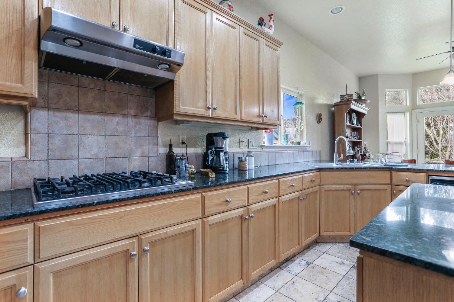 Detail Gallery Image 25 of 49 For 13932 Islandview Way, Walnut Grove,  CA 95690 - 3 Beds | 2/1 Baths