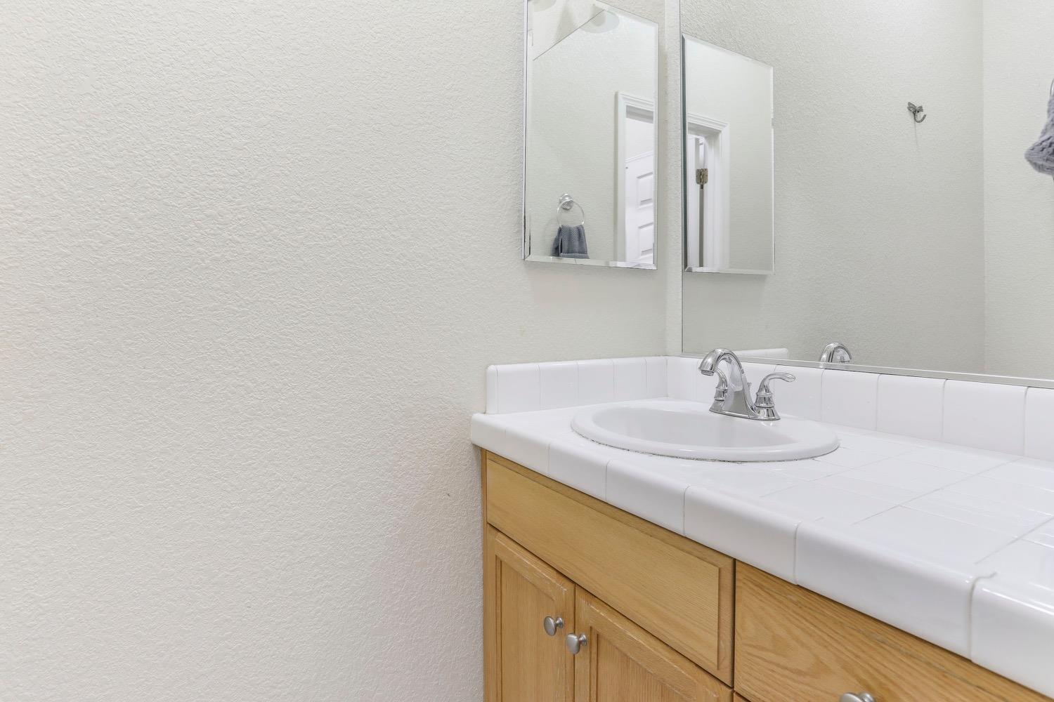 Detail Gallery Image 22 of 49 For 13932 Islandview Way, Walnut Grove,  CA 95690 - 3 Beds | 2/1 Baths