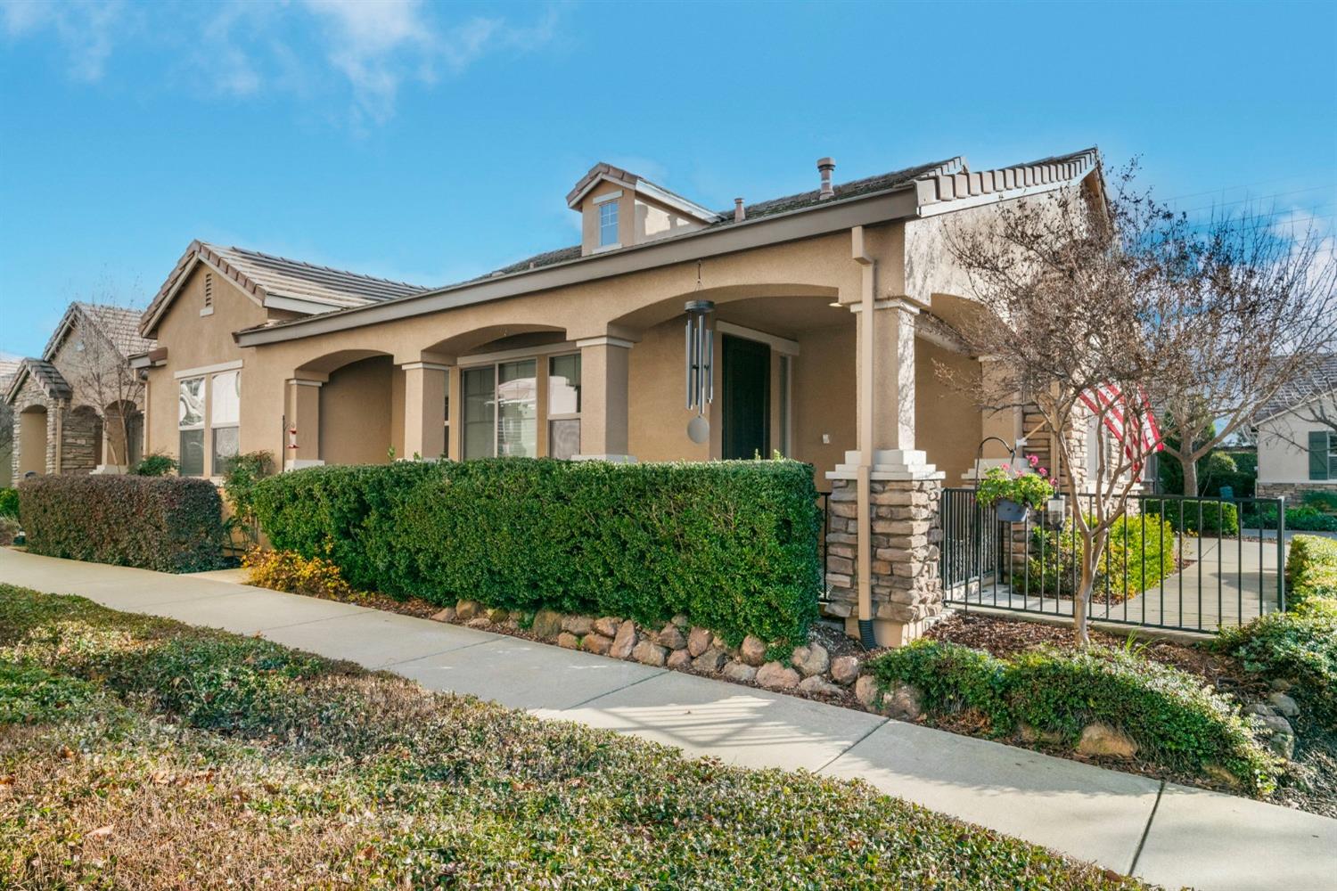 Photo of 1217 Marseille Ln in Roseville, CA