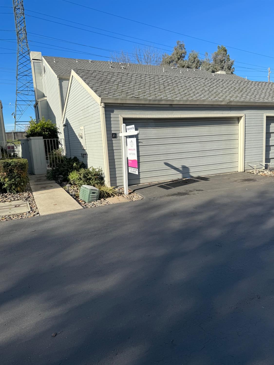Photo of 2930 Driftwood Pl #20 in Stockton, CA