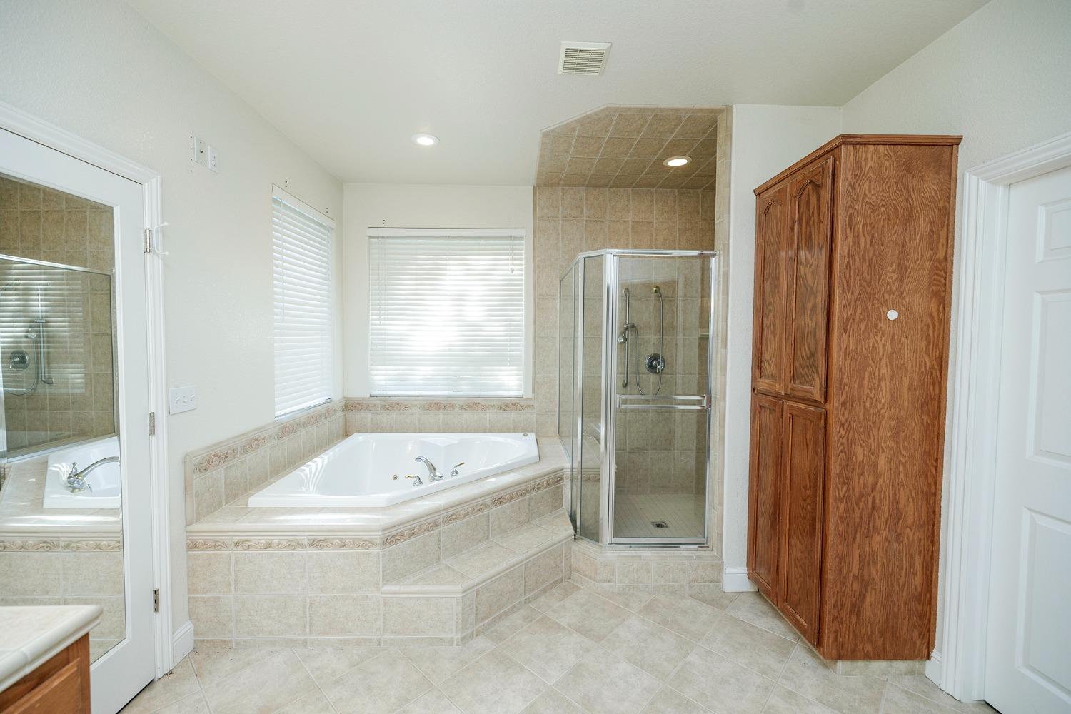 Detail Gallery Image 11 of 48 For 15490 Atwater Jordan Rd, Livingston,  CA 95334 - 5 Beds | 3/1 Baths