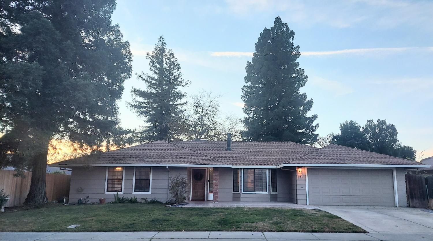 Photo of 251 Shakewood Dr in Yuba City, CA