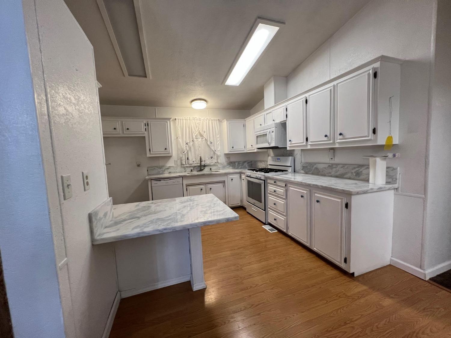 Detail Gallery Image 8 of 23 For 1701 Dinuba Ave 174, Selma,  CA 93662 - 2 Beds | 1/1 Baths